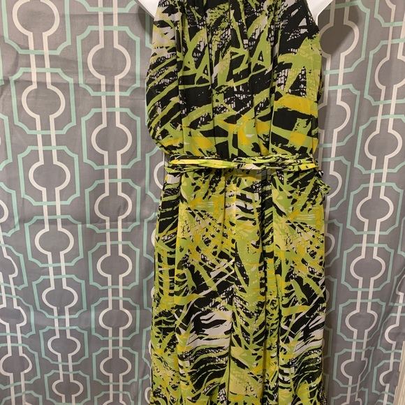 Green and black dress - Picture 5 of 9